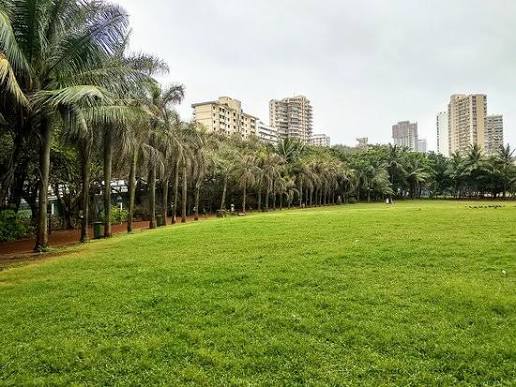 Priyadarshani Park - slide 2