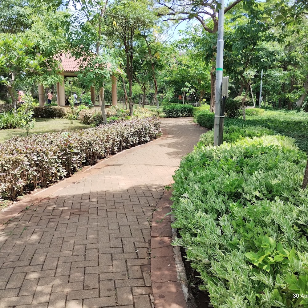 Mindspace Landscape Garden - slide 4