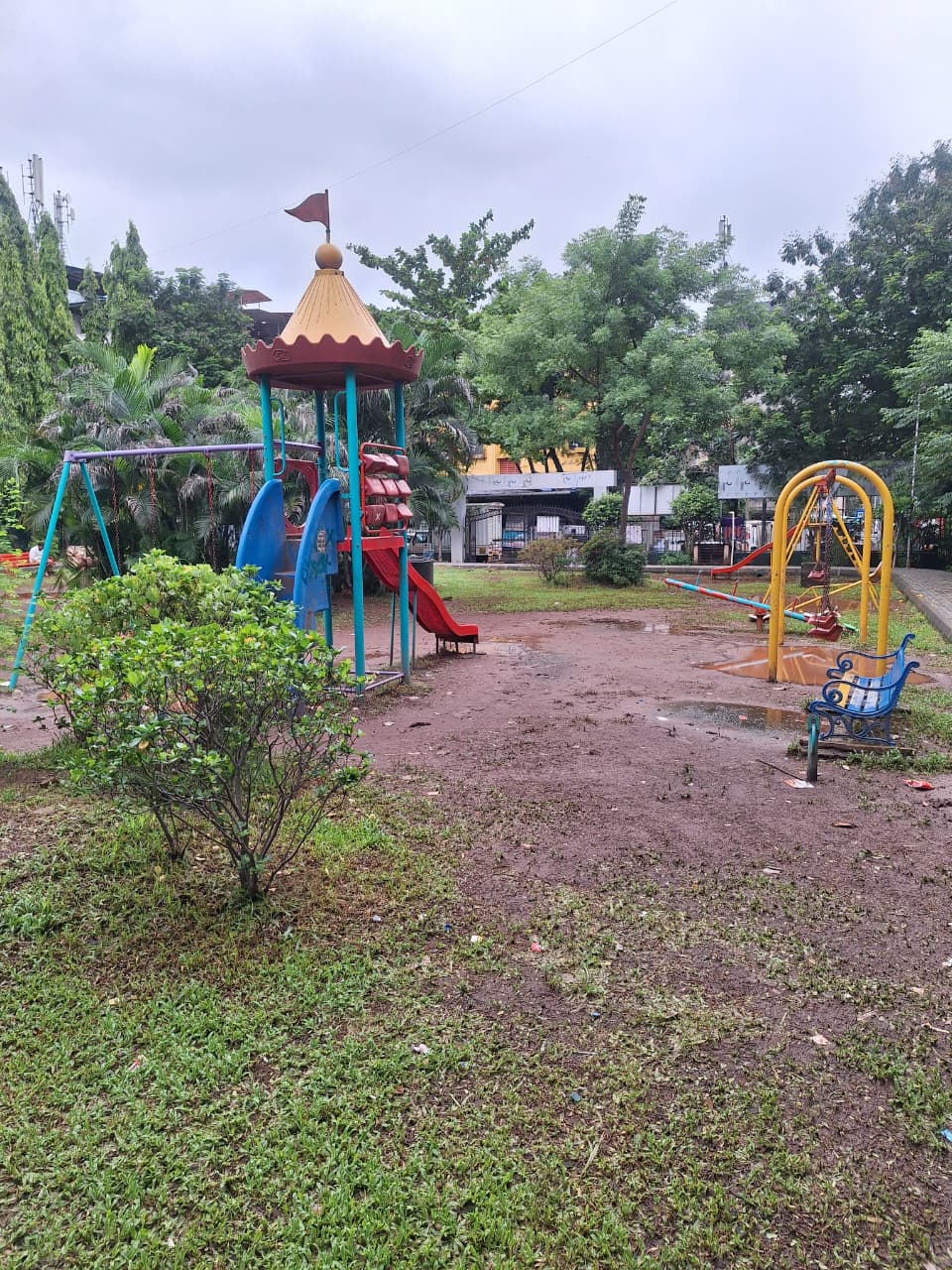 Maasaheb Meenatai Thackeray park - slide 7