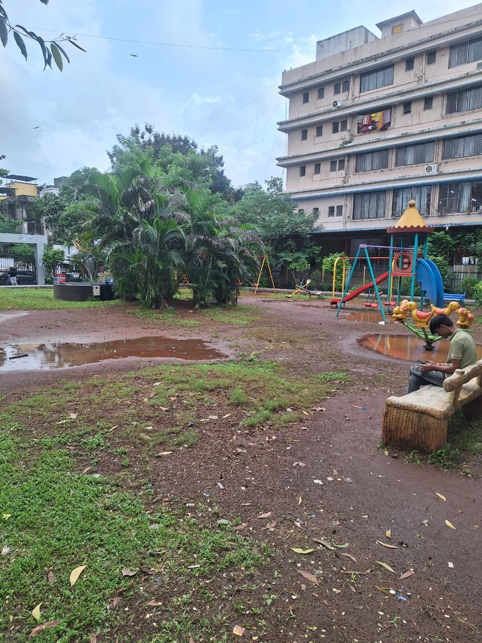 Maasaheb Meenatai Thackeray park - slide 3