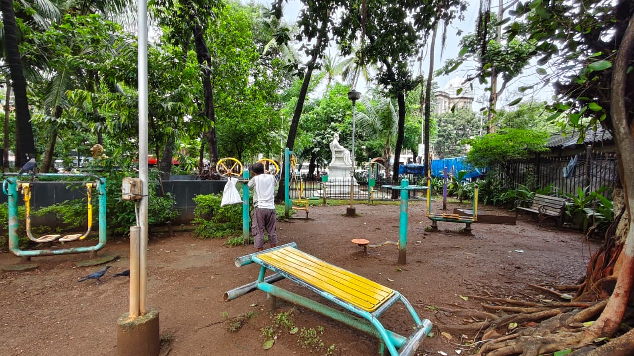 Bhatia Baug - slide 3