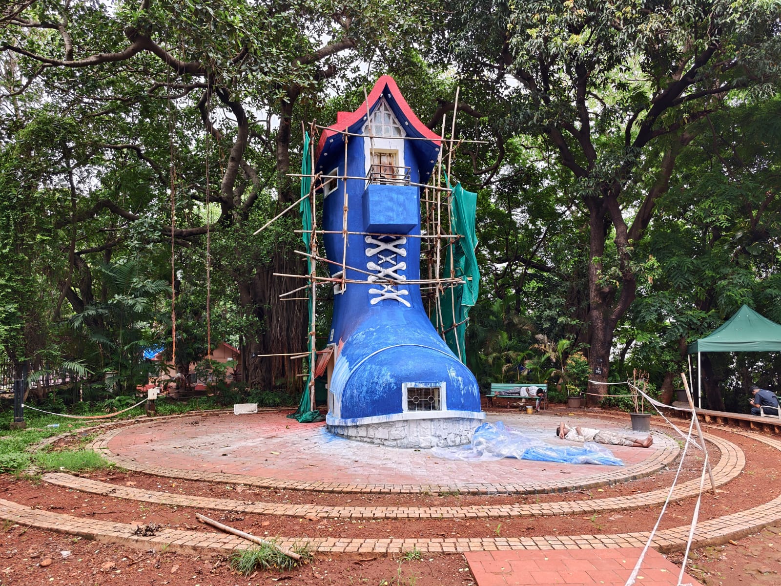 Kamala Nehru Park - slide 7